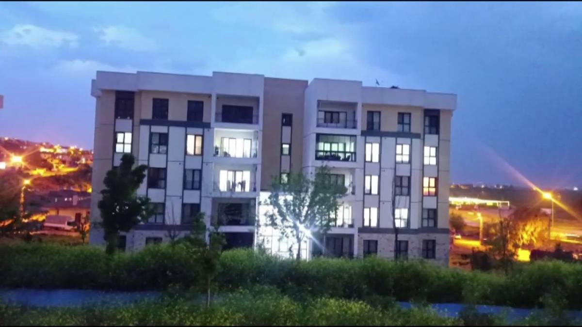 Polis memurunun kızı babasının silahıyla kendini öldürdü