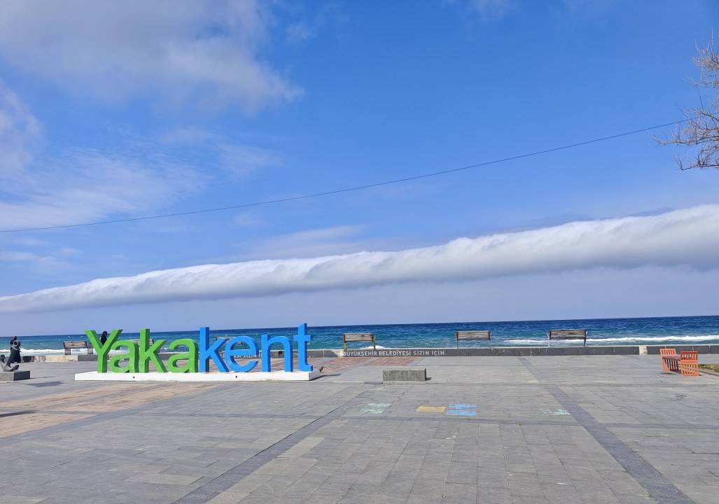 Samsun semalarında sıra dışı anlar! Rulo bulutu hayran bıraktı