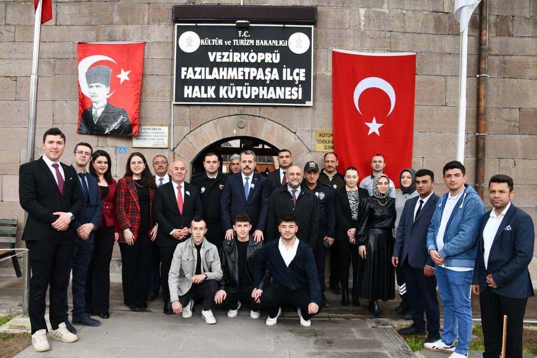 Samsun Vezirköprü'de kitap kurtlar ödüllendirildi