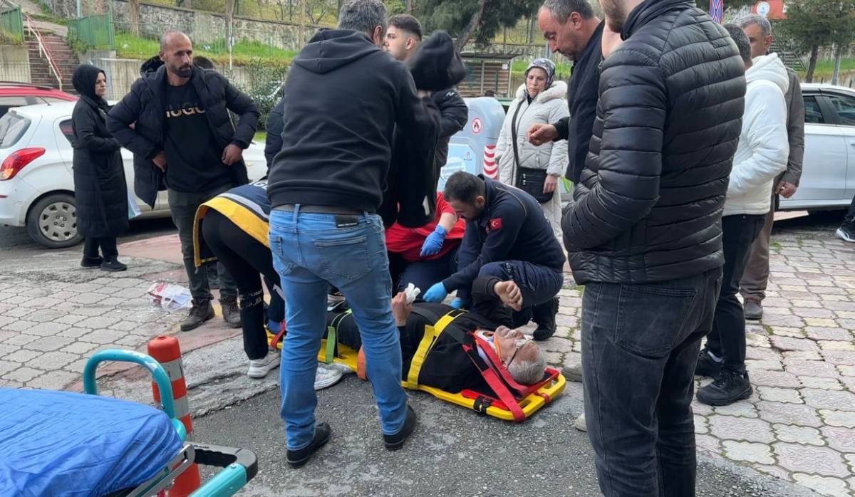 Samsun'da 20 yaşındaki sürücü kaldırımdaki yaşlı adama çarptı