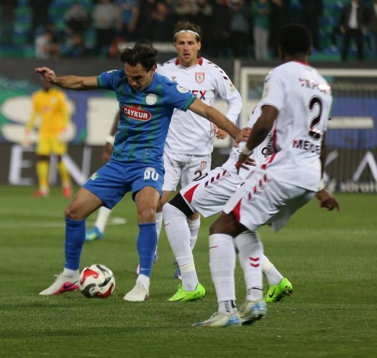 Samsunspor Rizespor deplasmanında ilk devre şok skor