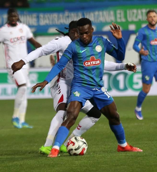 Samsunspor Rizespor deplasmanında ilk devre şok skor