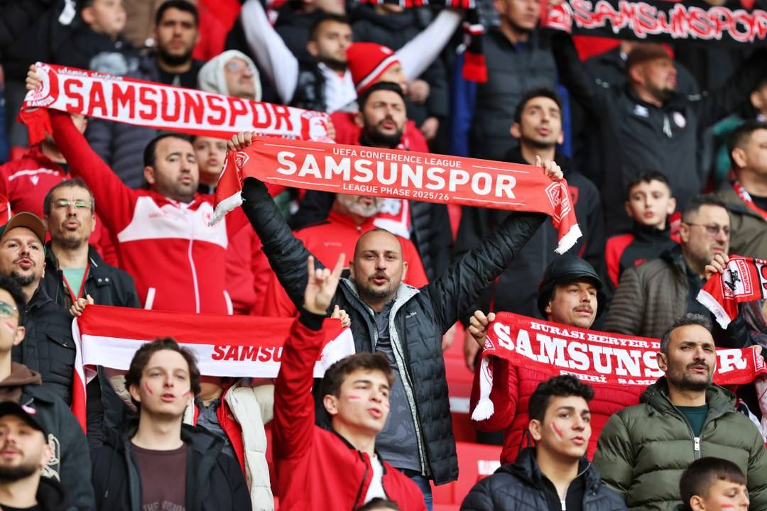 Samsunspor - Trabzonspor maçının ilk devresi golsüz sona erdi