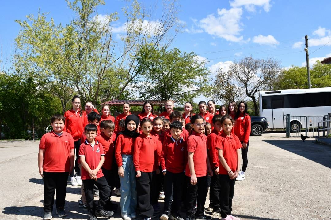 Samsunspor Voleybol Akademi’den sosyal sorumluluk projesi