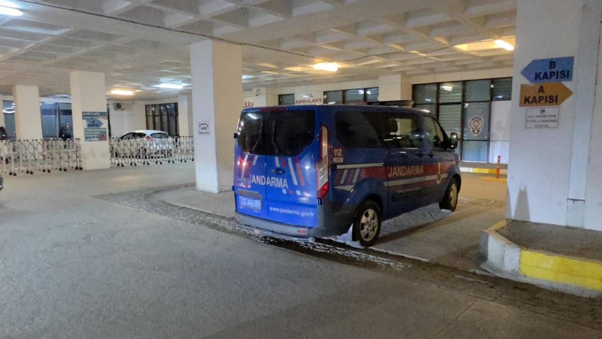 Edirne'de askeri araç duvara çarptı! 2 asker yaralandı