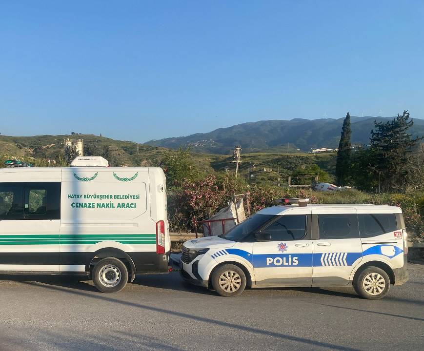 Motosikletin sürücüsü feci kazada öldü