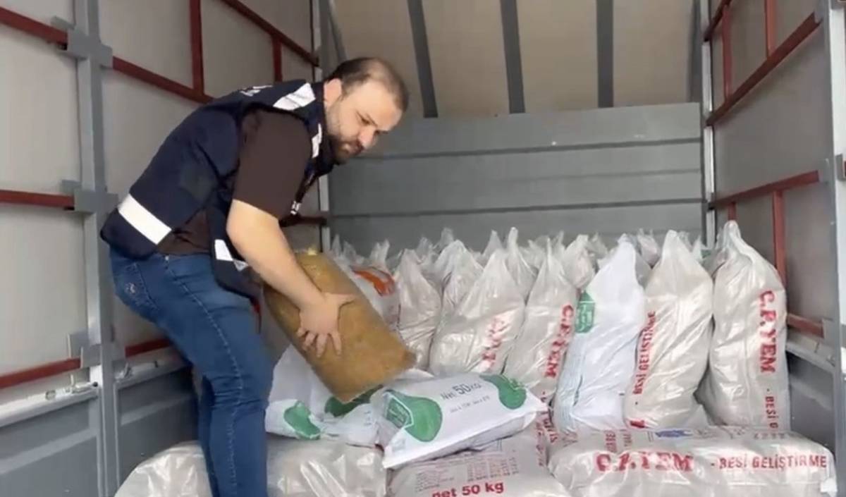 Samsun’da kilolarca kaçak tütün ele geçirildi