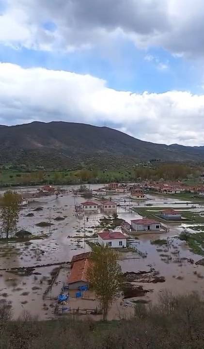 Tokat’ta şiddetli yağış! Yollar çöktü, tarım arazileri sular altında kaldı