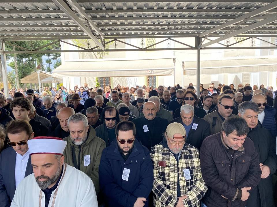 Tülay Özer son yolculuğuna uğurlandı
