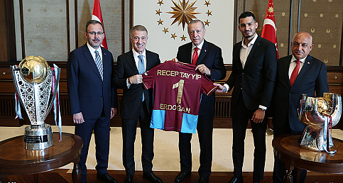 Cumhurbaşkanı Erdoğan, Trabzonspor Kulübü heyetini kabul etti